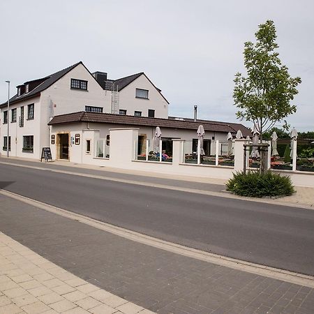 Hotel Salons De Vrede Ichtegem Bagian luar foto